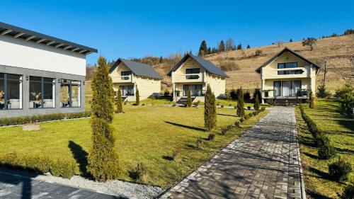 Izki House | Four Seasons: Family-Friendly Hotel with Breakfast Included