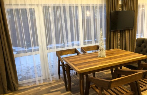 Arkhyz Ski Chalet | Family-Friendly Retreat at Шале Леона with Kitchen Access
