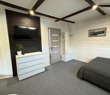 Slavske Ski Chalet | Experience the Comfort of Шале Маєток Смерековий