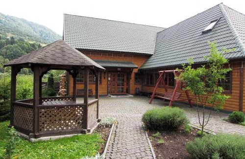 Yasinya Hotel | Cozy Шале На бе́резі with Breakfast & 9.1 Guest Rating
