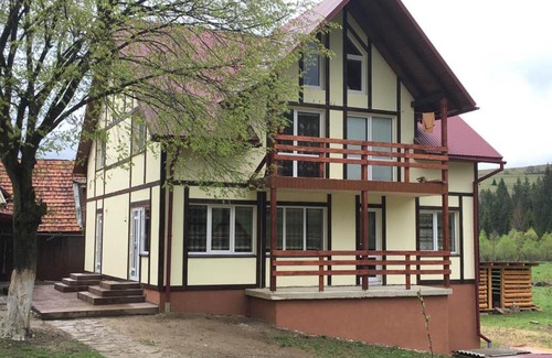 Soymy Hotel | Unforgettable Stay at Шале на зарінку - 10/10 Rating
