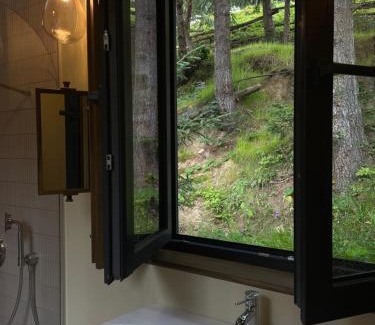 Yablunytsya Ski Chalet | Unforgettable Stay at Шале DEREVA - Guest Rated 10/10