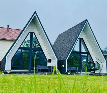 Verkhovyna Apartment | Experience Oceanfront Bliss at Шале WeLKoMe - Rated 9.6