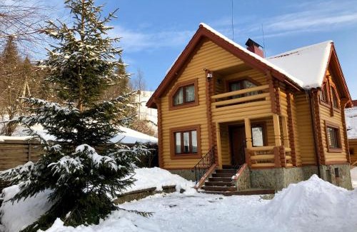 Pylypets Ski Chalet | Experience Chalet Pylypets: 4-Star Stay with Hot Tub & Breakfast