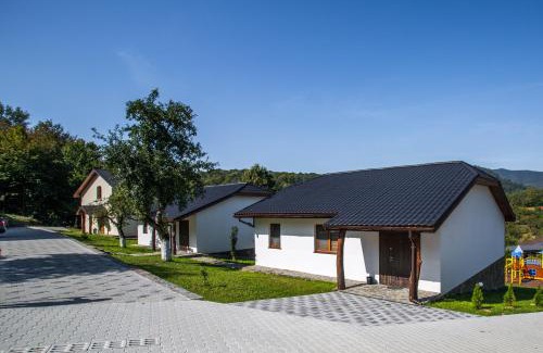 Shaian Apartment | Discover Шаян Гора: 4-Star Retreat with Pool & Breakfast