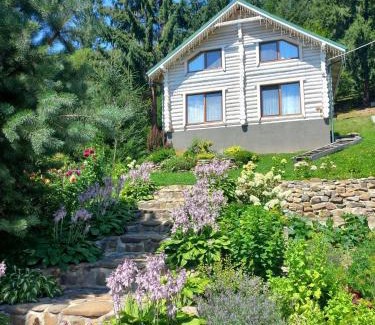 Yasinya Apartment | Discover Tranquility at Шепіт лісу - Guest Rated 10/10