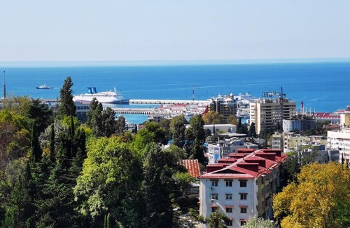 Sochi City Centre Apartment | Elegant Seaside Apartment in Sochi's Vibrant Center