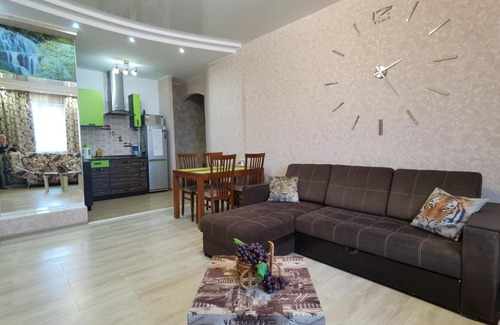 Sochi City Centre Apartment | Elegant Seaside Apartment in Sochi's Vibrant Center
