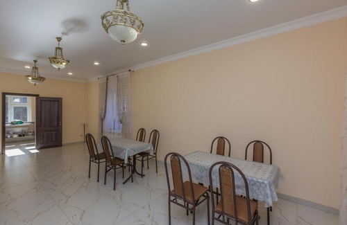 Terskol House | Discover Эверест: Guest Rated 10/10 with Hot Tub & Kitchen