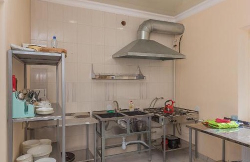 Terskol House | Discover Эверест: Guest Rated 10/10 with Hot Tub & Kitchen