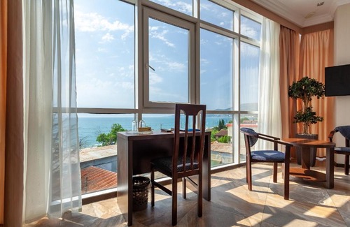 Golubye Dali Hotel | Eco-Friendly Escape at Экодом Black Sea with Ocean Views