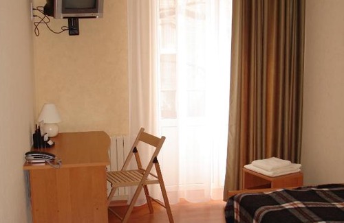 Pervomayskoye Apartment | Budget-Friendly Ekonom Komnaty with Breakfast & Family Perks