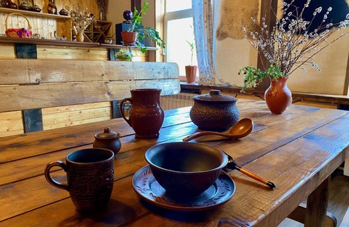 Mel'nikovo House | Discover Eko-Hutor "Ryaysalya-Rayskiy Sad" with Hot Tub & Breakfast