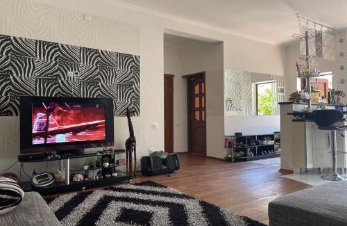 Cholpon-Ata Villa | Elegant Cottage Retreat on Lake Issyk-Kul for Families