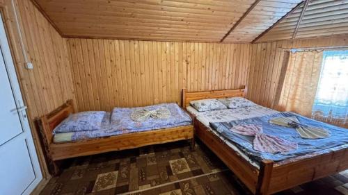 Dragobrat Hotel | Top-Rated Ялинка: Family-Friendly with Pool & Dining