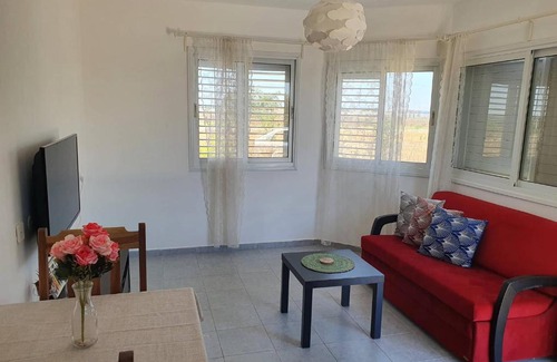 Avnei Eitan House | Discover אדמה ברמה: Guest Rated 9/10 for Comfort