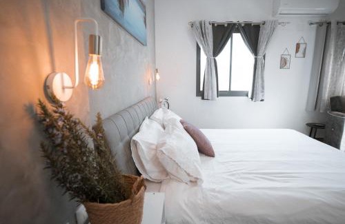 Giv'at Yo'av Cabin | Discover אור הצפון - צימרים with Family-Friendly Amenities