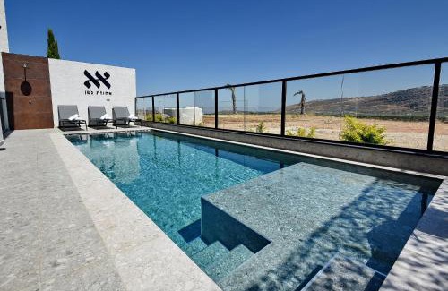 Vered Hagalil Bed & Breakfast | Geshan Villa: Family Retreat with Pool & Lake Views