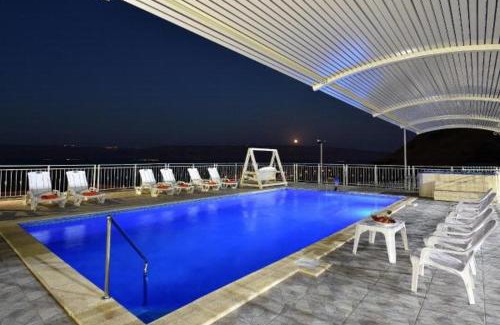 Tiberias Cabin | Relaxing Kinneret Village Retreat with Pool and Hot Tub