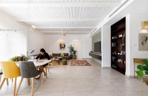 Gilboa Villa | Elegant Oceanfront Retreat at אחוזת ליב with Pool & Hot Tub