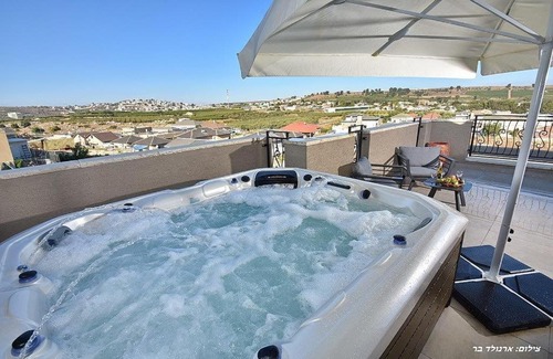 Safsufa Villa | Discover אחוזת רחלה: Guest Rated 10/10 with Pool & Hot Tub