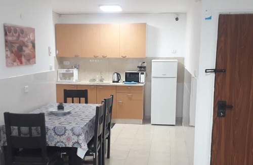 Eilat Apartment | Family-Friendly Stay at אירוח גיא in Eilat