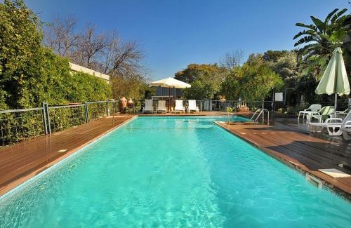 Sde Eliezer House | Inviting Eitan Wood Cabins Resort with Oceanfront Pool