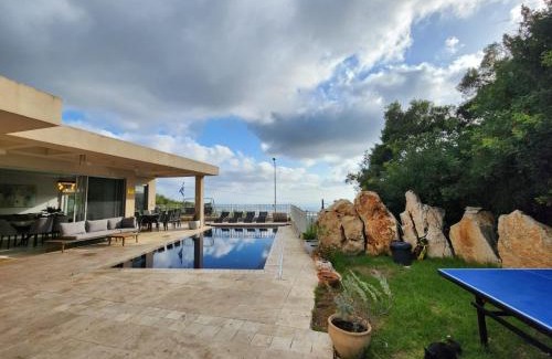 Hanita Villa | Alon HaGalil Villa: Private Pool and Breathtaking Views