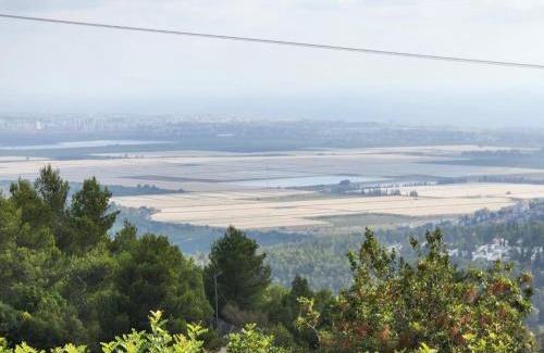 Hanita Villa | Alon HaGalil Villa: Private Pool and Breathtaking Views