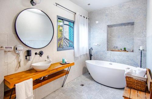 Gilboa Apartment | Nature-Inspired Escape at Mother Nature - Gilboa Hotel