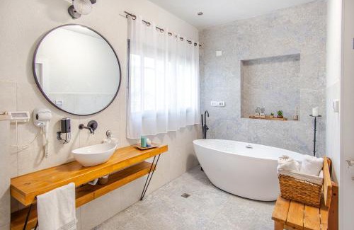 Gilboa Apartment | Nature-Inspired Escape at Mother Nature - Gilboa Hotel