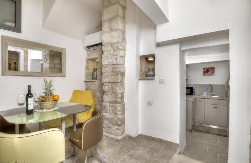 Safed Old City Villa | Experience אצולת הכיכר: Top-Rated with Pool & Hot Tub