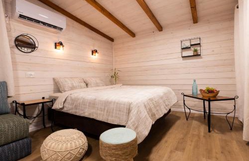 Avnei Eitan House | Family-Friendly Stay at אצלנו בחצר - Rated 9.6/10!