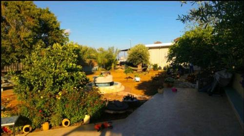 Hazon Apartment | Escape to בחצר של טובה: 4-Star Oceanfront Retreat