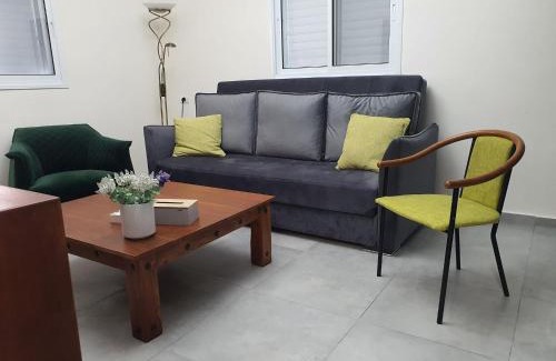 Hadera Apartment | Oceanfront Bliss at בית זיני - Z נופש with 9.6 Guest Rating