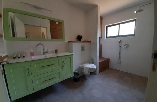 Beit Hillel House | Experience Nature at במשק ליד הנחל - Rated 9.1/10