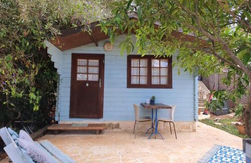 Mitzpe Hila Apartment | Cozy בקתת מטיילים with Kitchen | Guest Rated 9/10