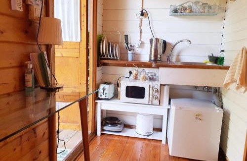 Mitzpe Hila Apartment | Cozy בקתת מטיילים with Kitchen | Guest Rated 9/10