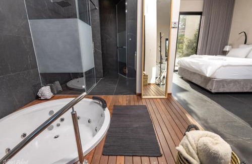 Baraq Resort | Explore Dolev 55: Boutique Suites with Spa & Ocean View