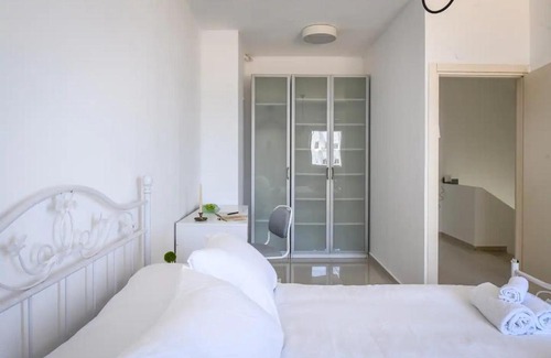 Netanya Apartment | Elegant Duplex Escape: Family-Friendly Comfort Awaits