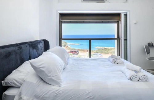 Netanya Apartment | Elegant Duplex Escape: Family-Friendly Comfort Awaits