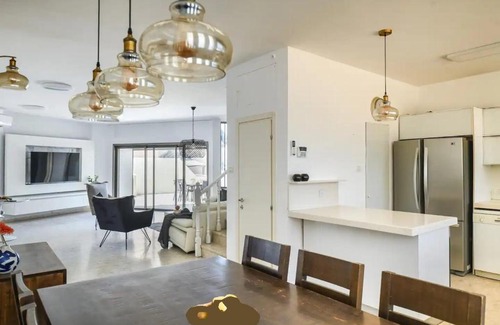 Netanya Apartment | Elegant Duplex Escape: Family-Friendly Comfort Awaits