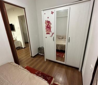 Kiryat Ata Apartment | Short and Long-Term Stays: Family & Pet Friendly Retreat
