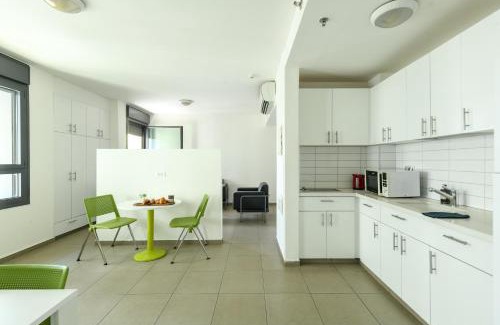 Tel Aviv Hotel | Convenient TLV University Apartments Near Expo by Sea N' Rent