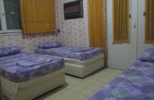 Kiryat Ata Apartment | Cozy Retreat Near the Trees – Family and Pet Friendly