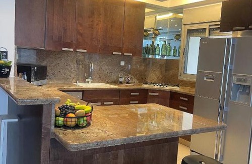 Rishon LeTsiyon Apartment | Stylish Boutique Apartment at SKY Towers for Your Getaway