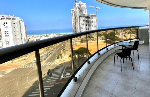 Ashdod Apartment | Exquisite Oceanfront Retreat with Scenic Sea Views