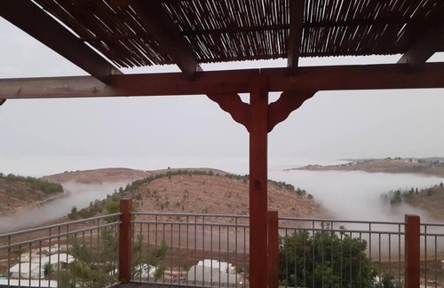 Ben Shemen Villa | Family-Friendly Retreat at הבית במעלה התאנה, גוש עציון