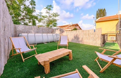 Shlomi Villa | Discover העוגן והים: Family-Friendly Retreat with Pool