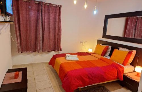 Mitzpe Ramon House | Comfortable Rentals with Pool and Pet-Friendly Options